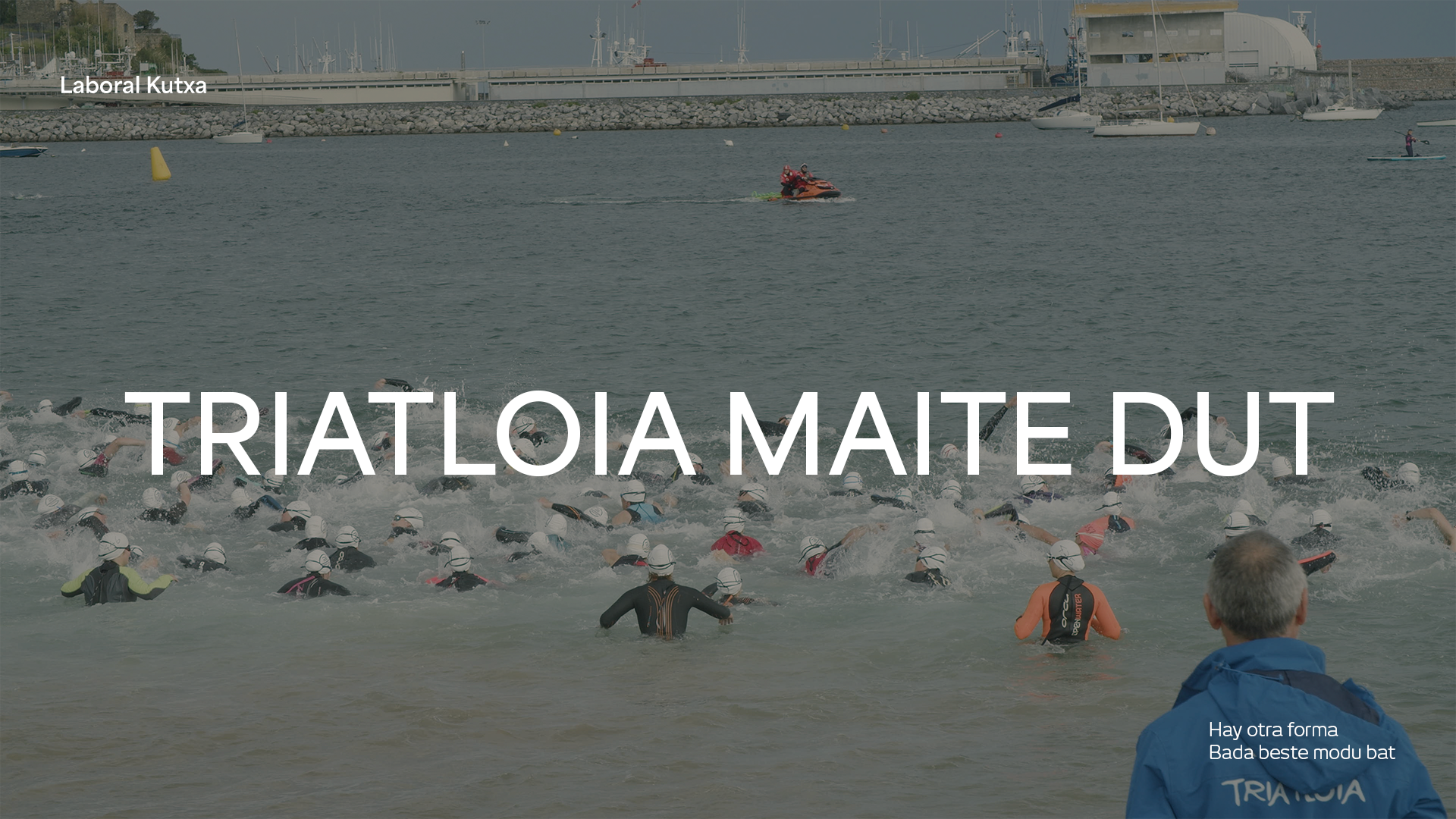 #ZuriEsker: Triatloia Maite Dut, otra forma de vivir y compartir el deporte