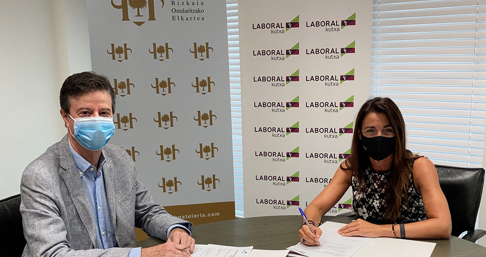 Acuerdo entre LABORAL Kutxa y la Asociación de Hostelería de Bizkaia para mejorar la competitividad del sector hostelero